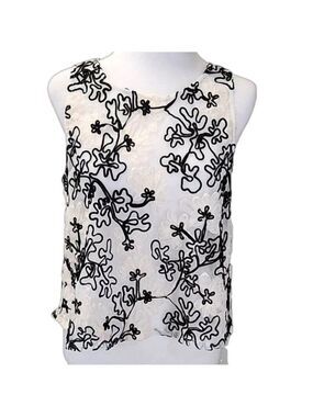 EVENT BLACK AND WHITE LACE TOP SIZE LARGE